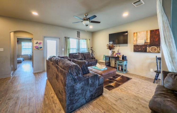 310 N Bermuda Street Property Photo 9