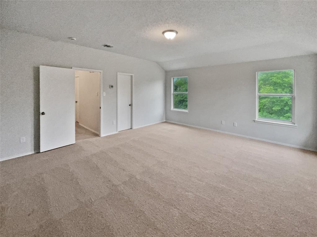 4981 Kingfisher Lane Property Photo 5