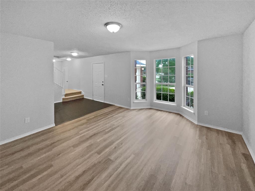 4981 Kingfisher Lane Property Photo 10