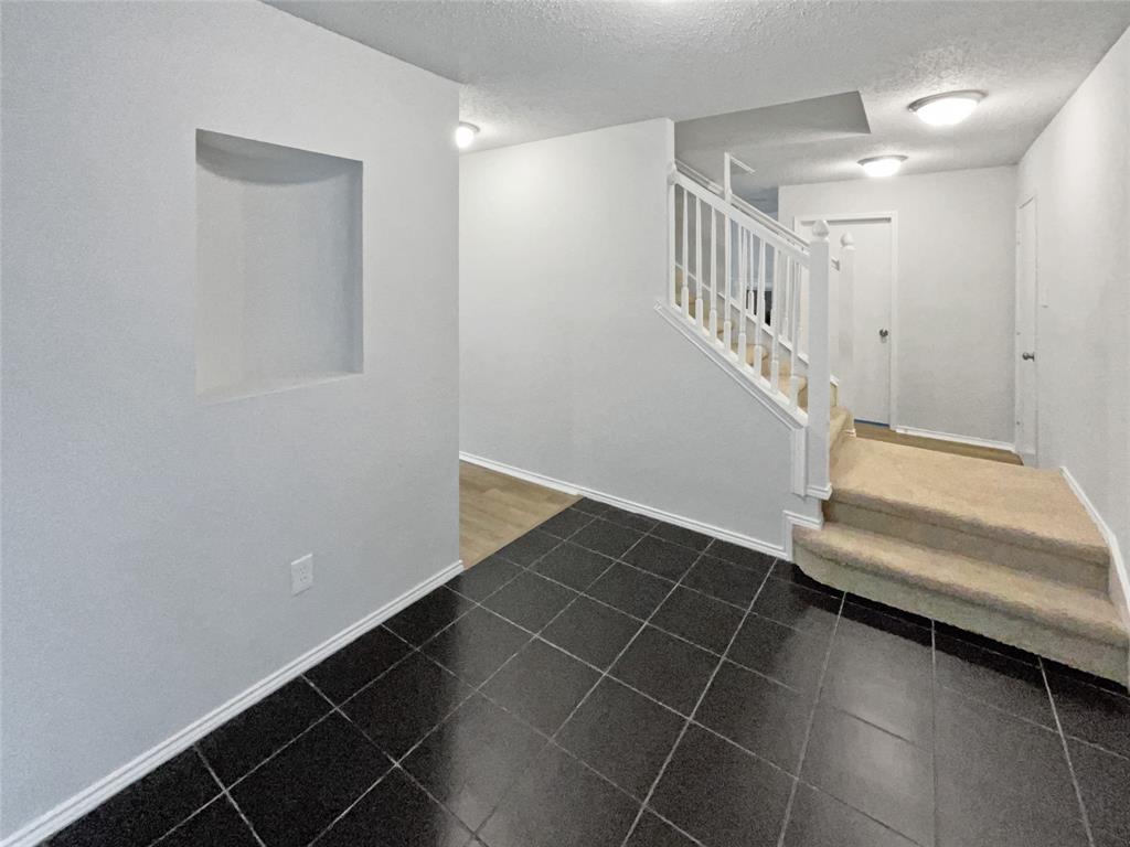 4981 Kingfisher Lane Property Photo 13