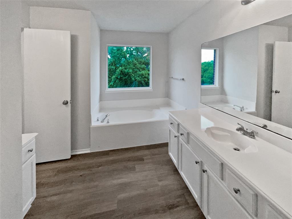 4981 Kingfisher Lane Property Photo 16