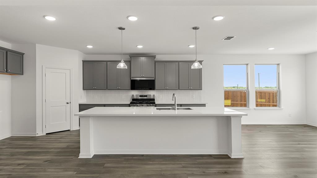 1335 Pierce Lane Property Photo 5