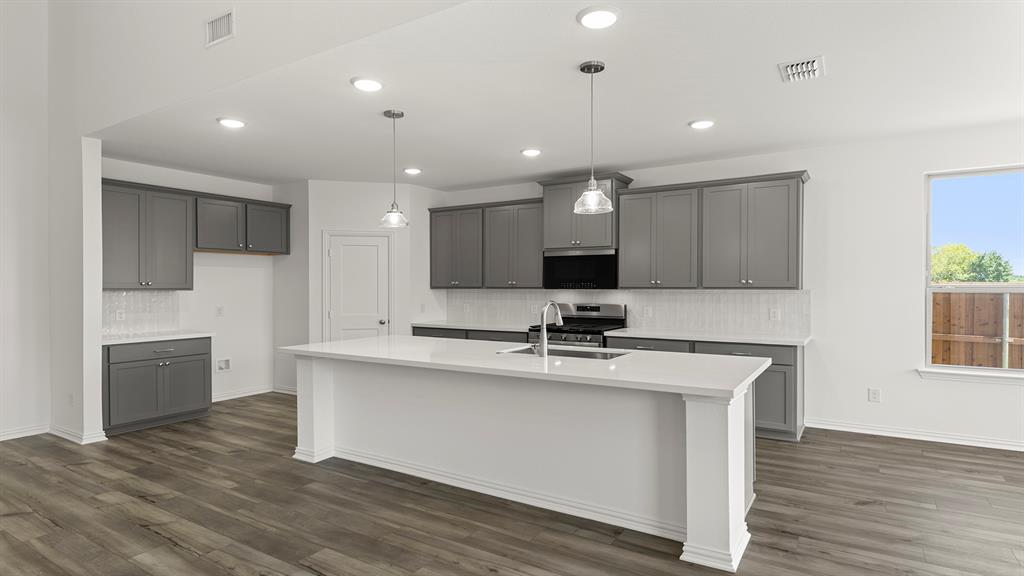 1335 Pierce Lane Property Photo 6