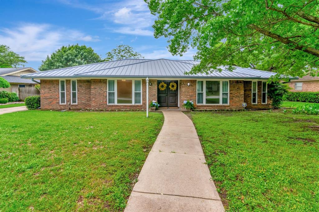 1806 Elm Crest Drive Property Photo