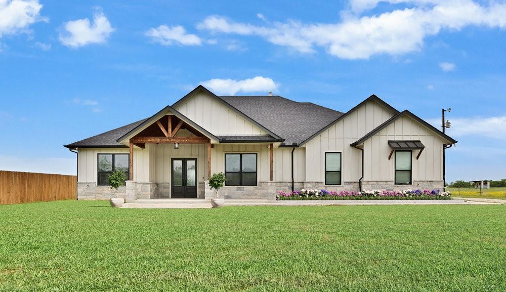 1360 County Road 4522 Property Photo 1
