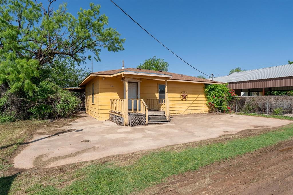 560 8th Street Property Photo