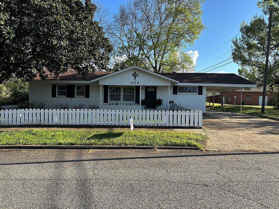 308 Ellis Drive Property Photo 1