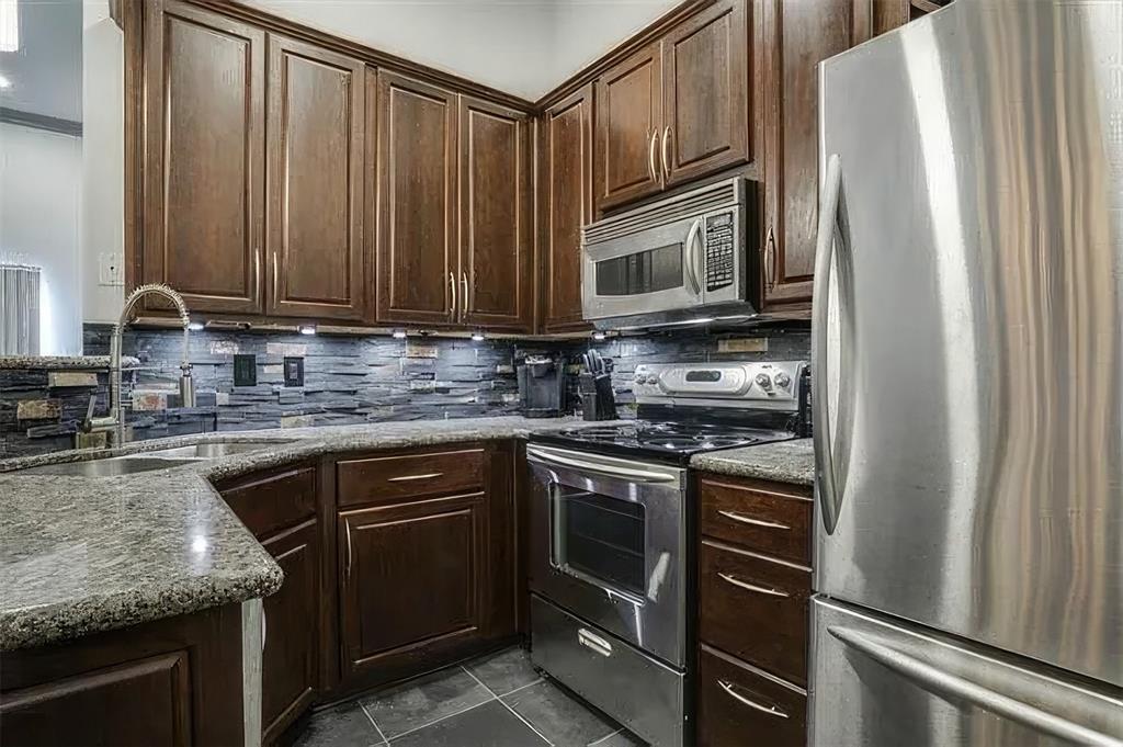 2201 Wolf Street Property Photo