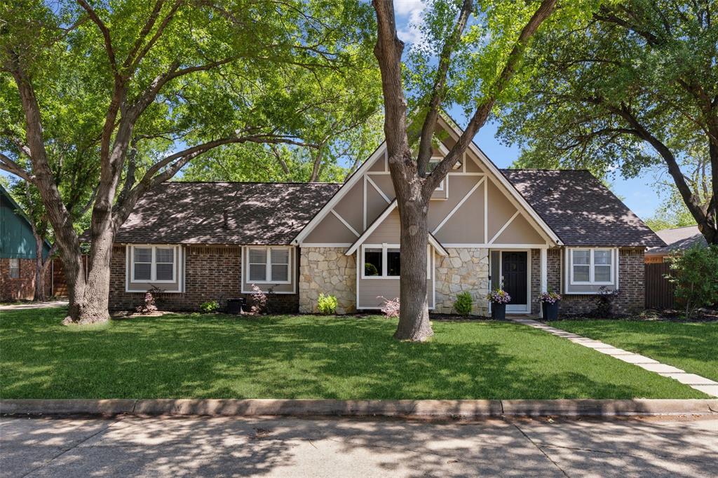 2222 Ravenwood Drive