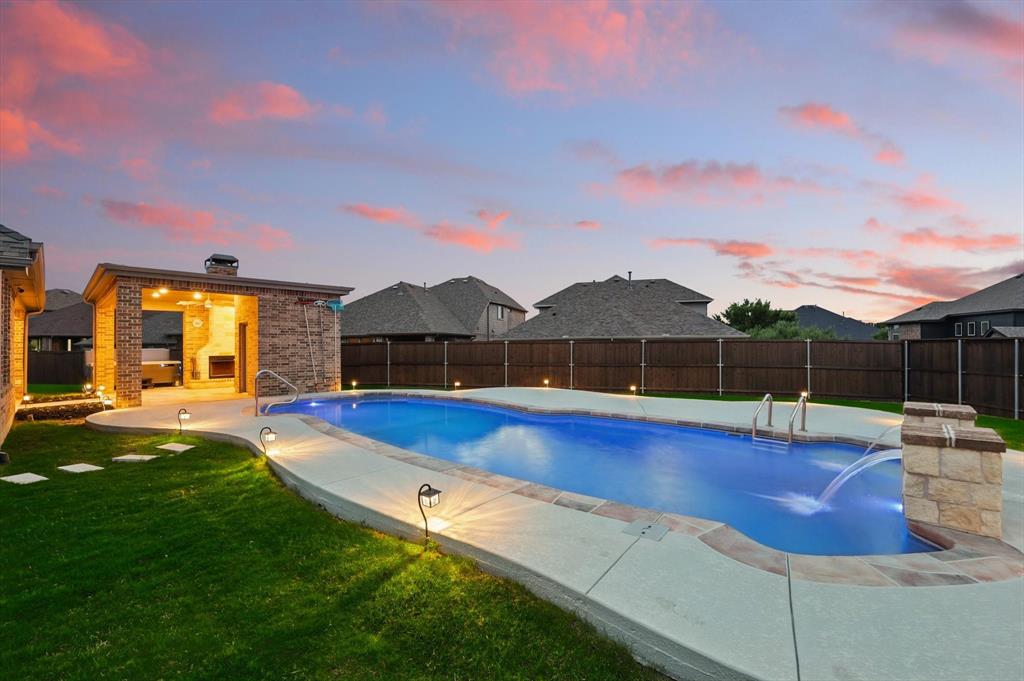 9800 Pikes Peak Place Property Photo