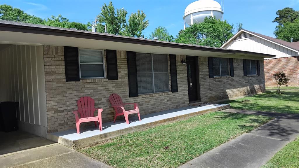 401 Greenfield Dr Property Photo