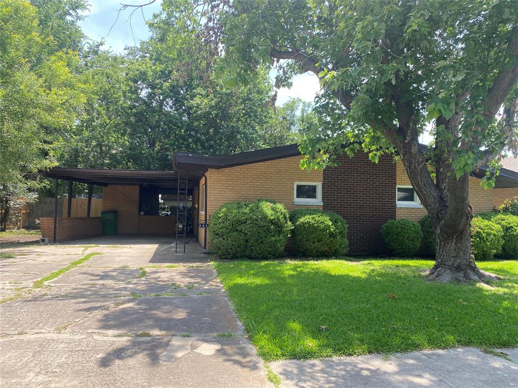 302 Meadow Drive Property Photo 1