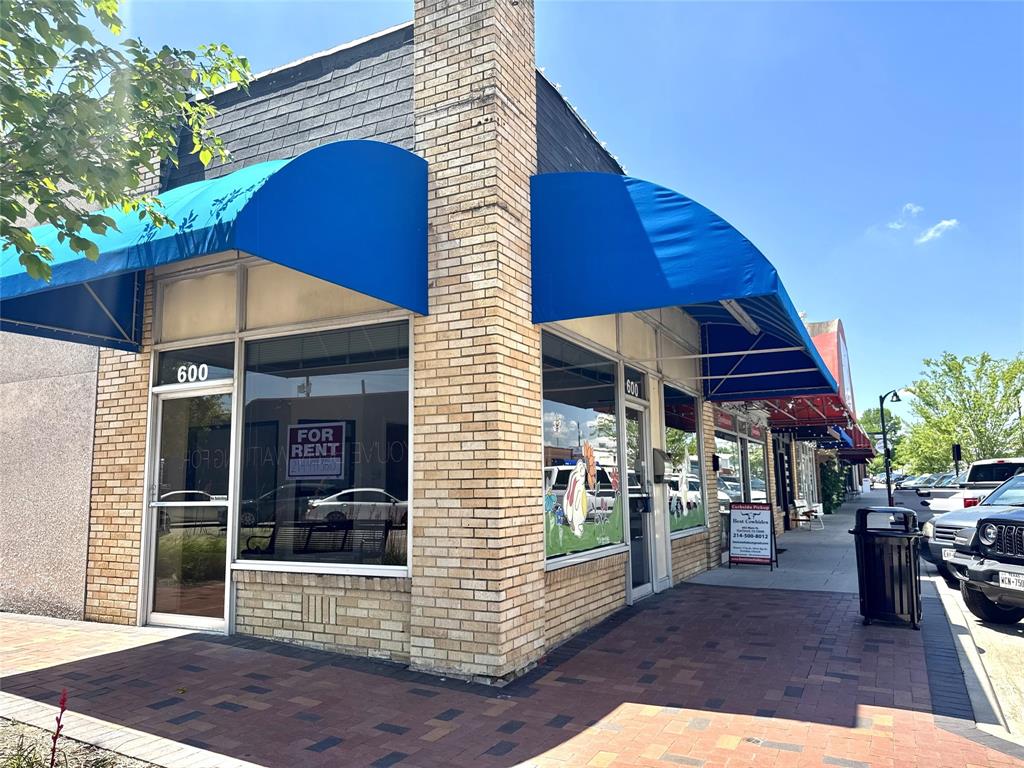 600 Main Street Property Photo 2