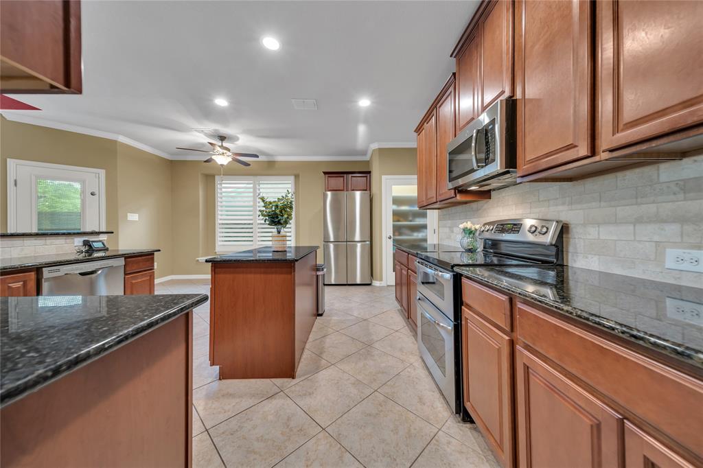 186 Balfour Drive Property Photo 12