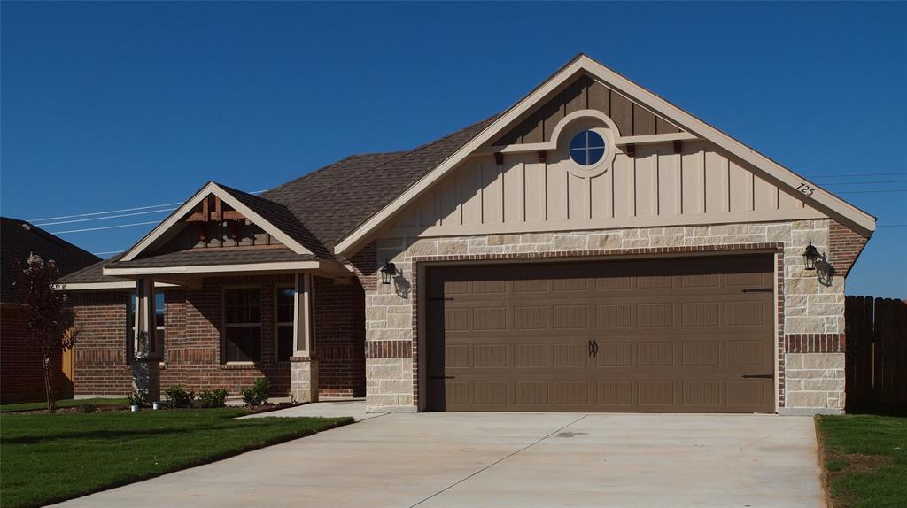 725 Raylan Street Property Photo 1