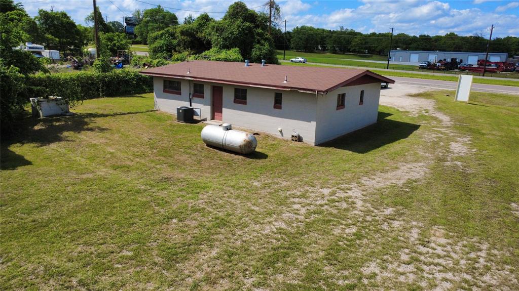 2301 Mineral Wells Highway Property Photo 8