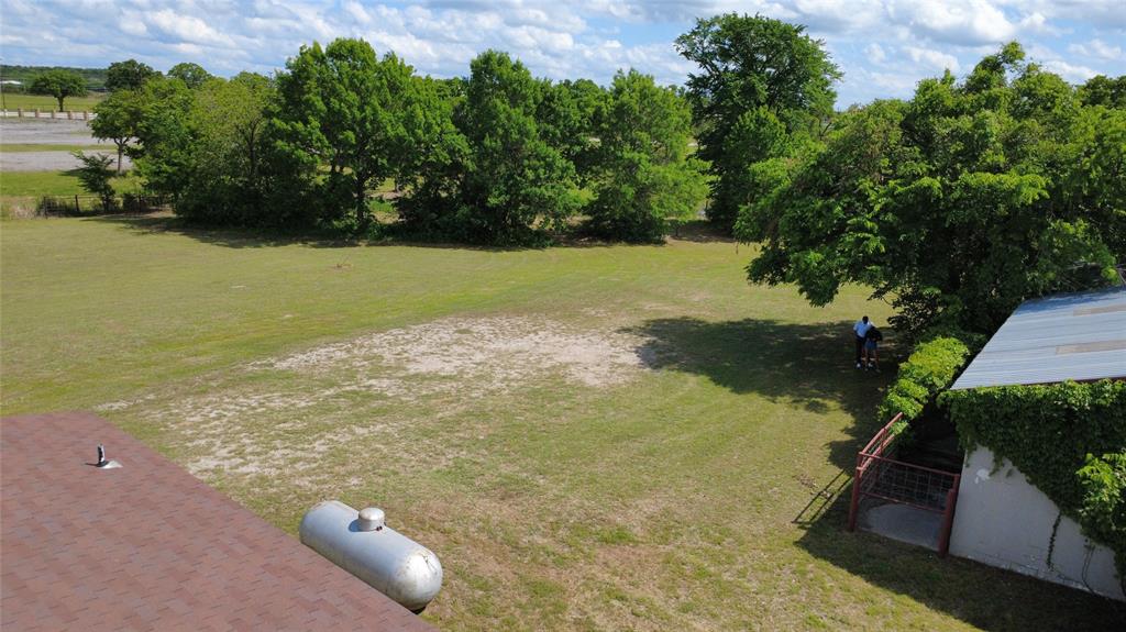2301 Mineral Wells Highway Property Photo 10