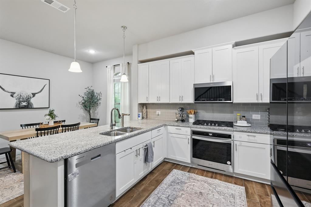 2460 Merriweather Lane Property Photo 4
