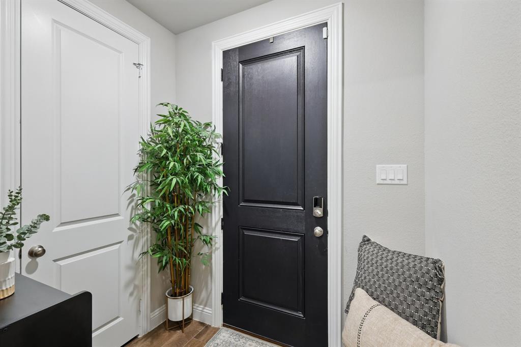 2460 Merriweather Lane Property Photo 6