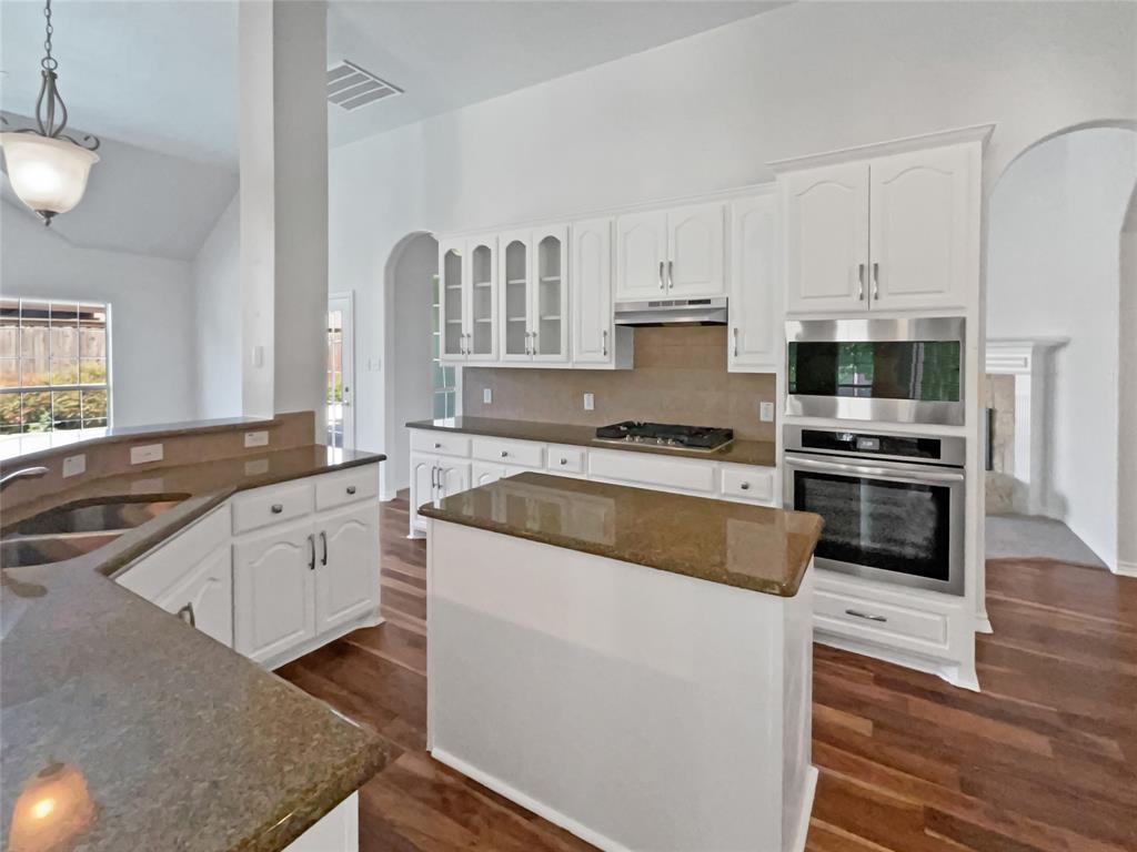 2625 Old Stables Drive Property Photo 6