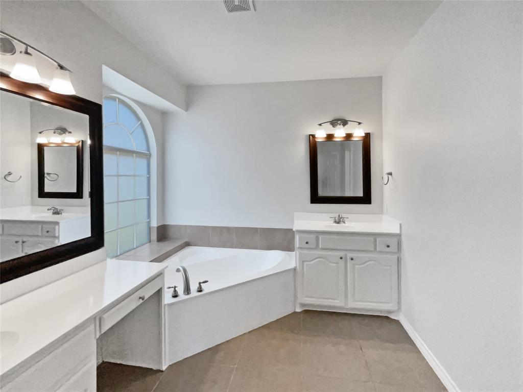 2625 Old Stables Drive Property Photo 7