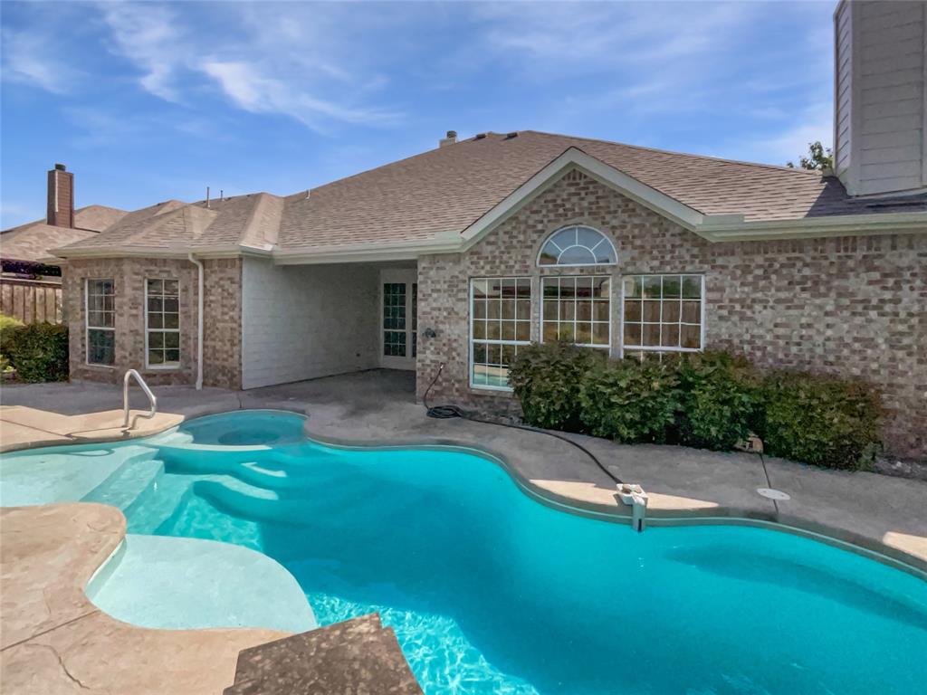 2625 Old Stables Drive Property Photo 8