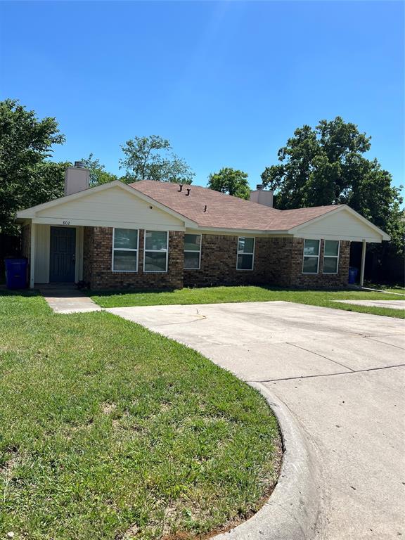 800 & 802 Woodland Court Property Photo 1