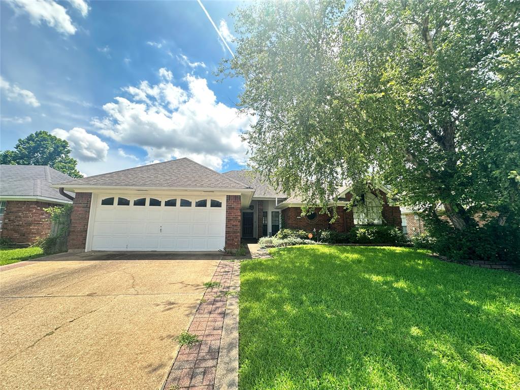 5721 Bluebonnett Drive Property Photo 1