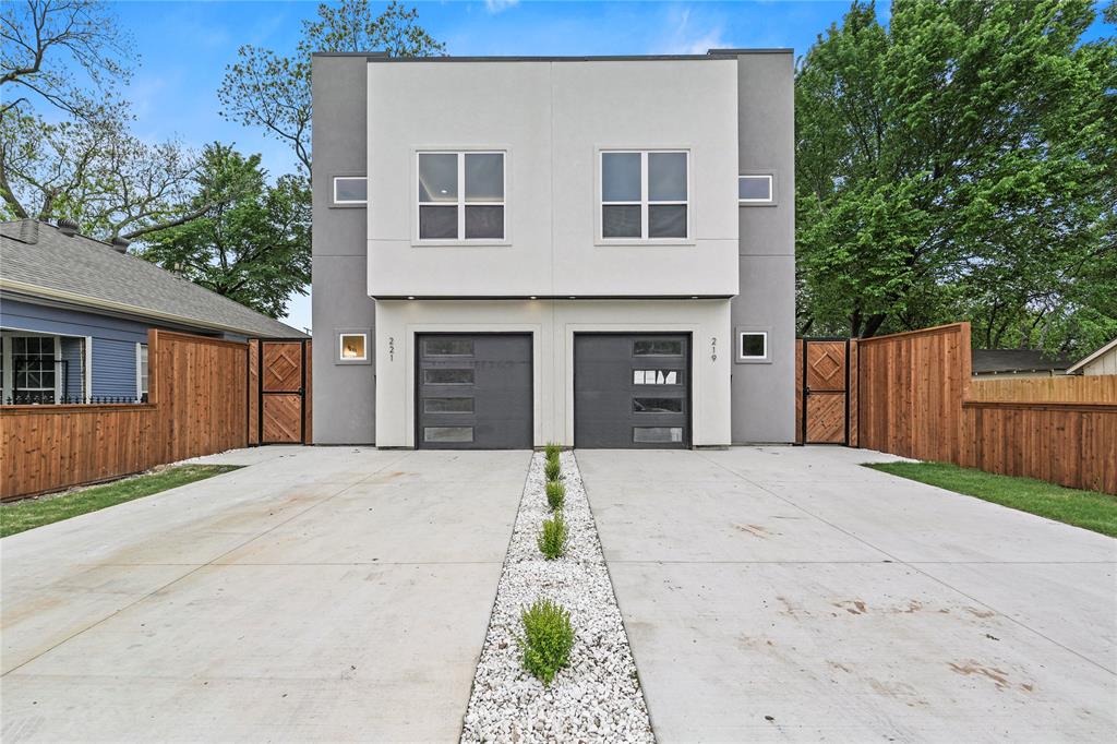 219 S Henderson Avenue Property Photo