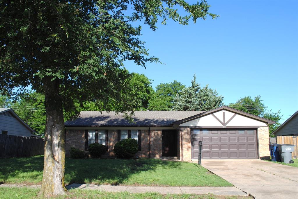 2321 Suffolk Lane Property Photo