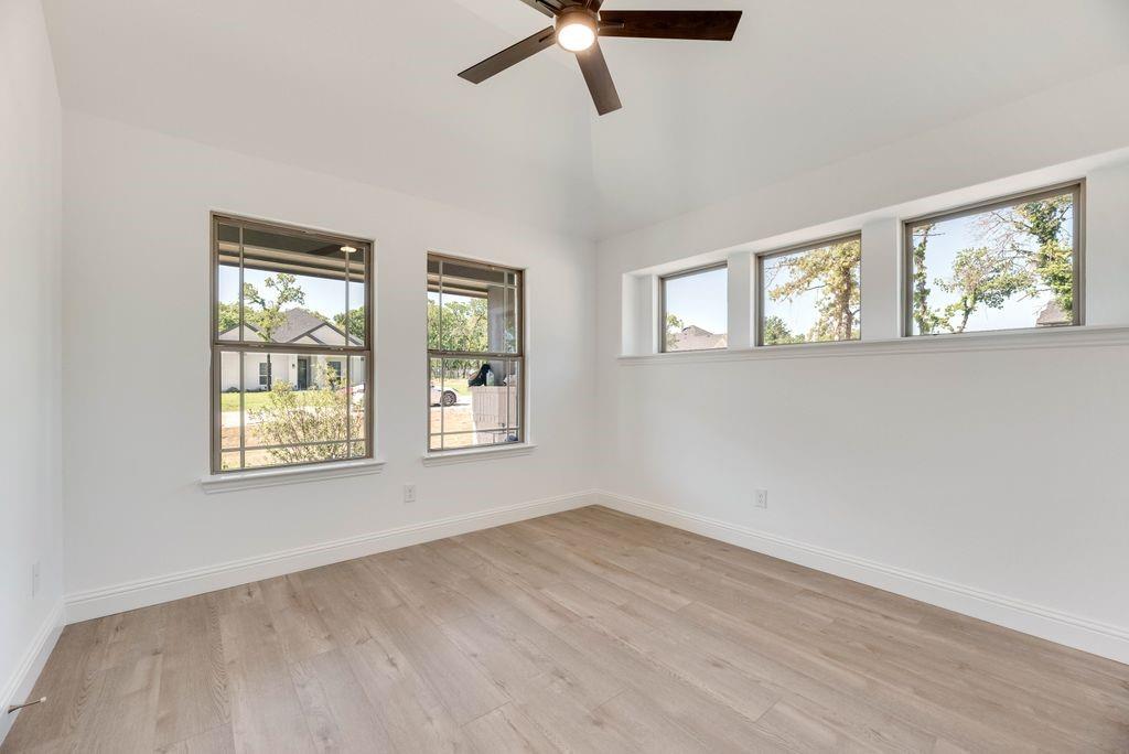 128 Loveta Lane Property Photo 6