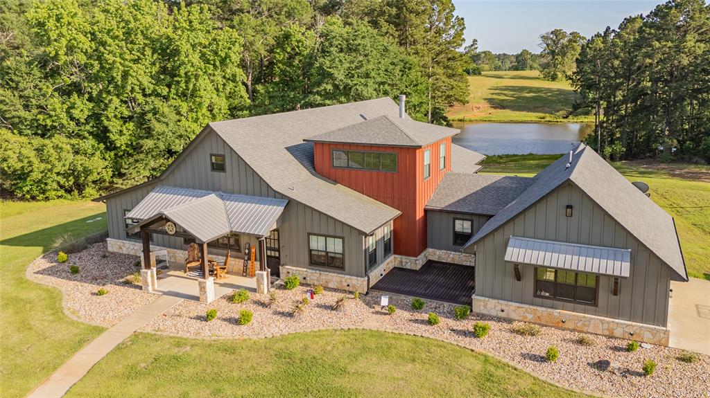 555 Hunt Property Photo 1