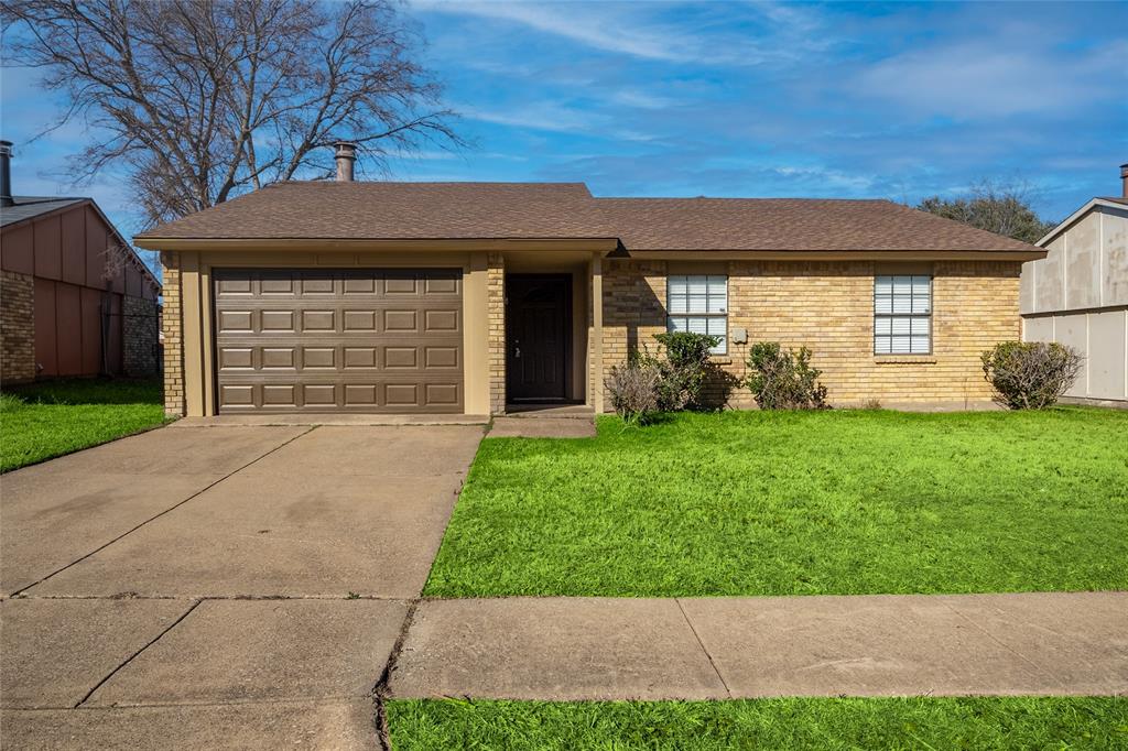 7327 Hedge Drive Property Photo