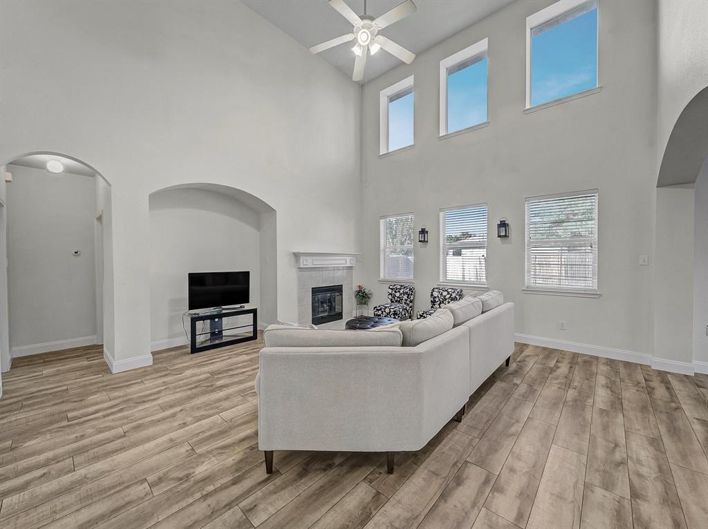 485 Willowlake Drive Property Photo 4