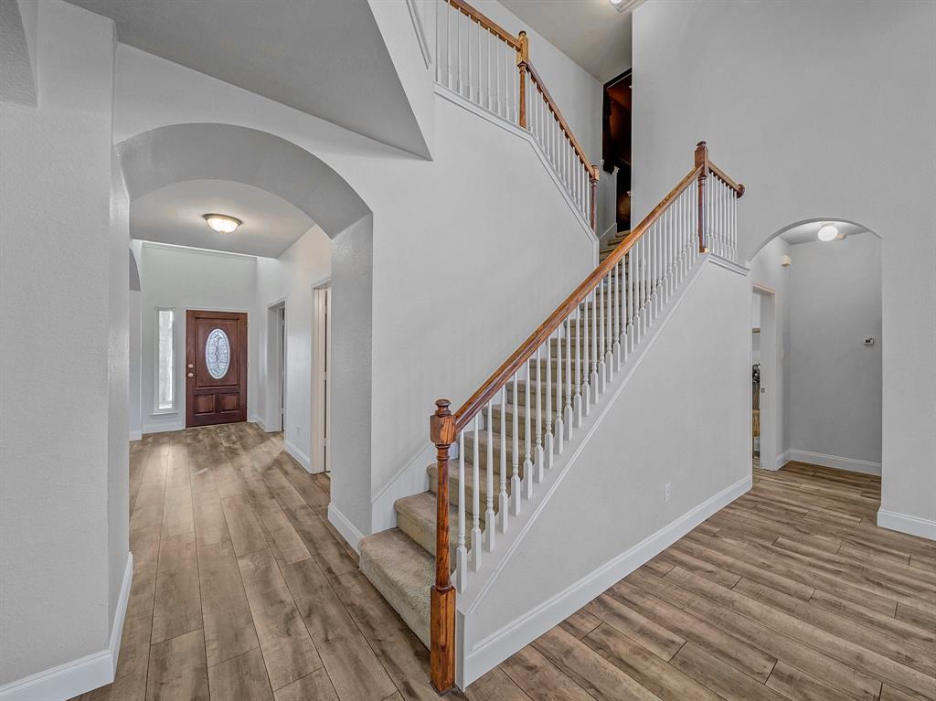 485 Willowlake Drive Property Photo 5