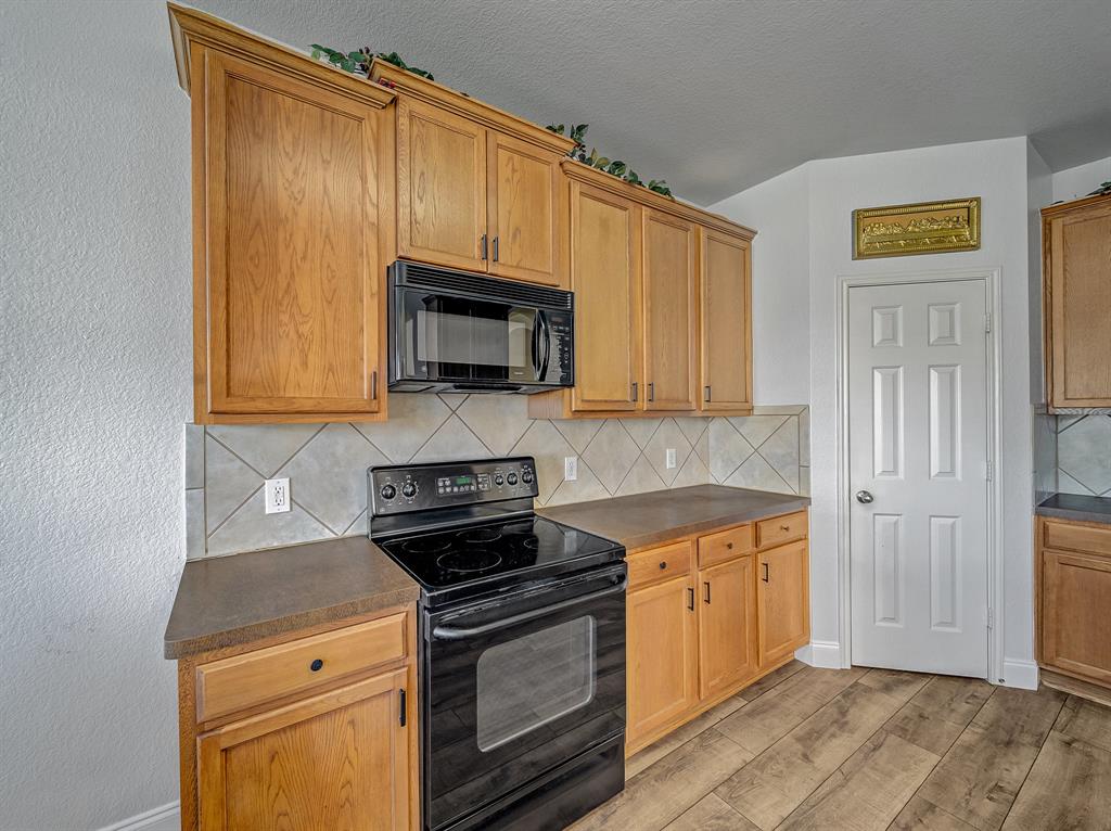 485 Willowlake Drive Property Photo 9