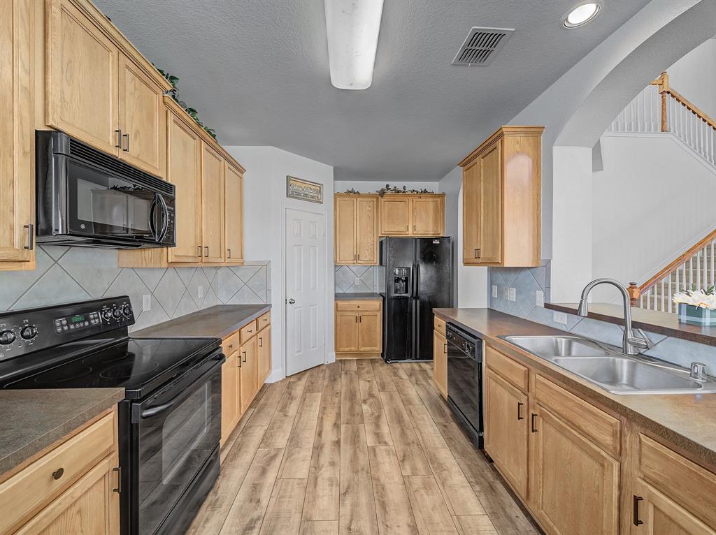 485 Willowlake Drive Property Photo 11