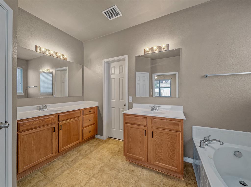 485 Willowlake Drive Property Photo 17