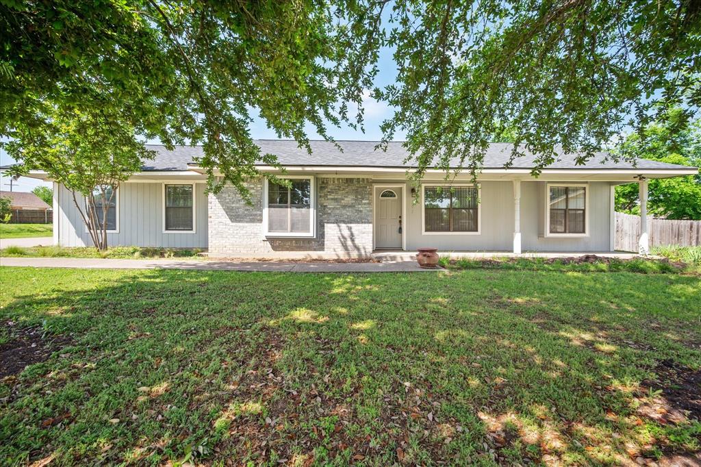 505 Oak Lake Property Photo