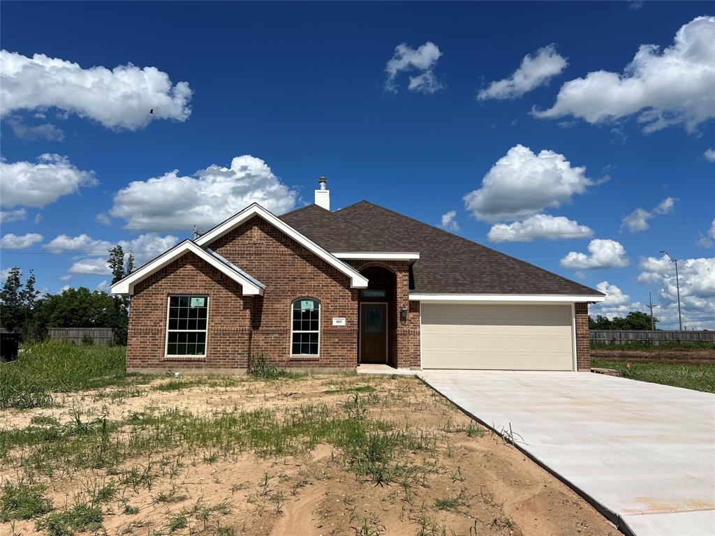 805 Whispering Oaks Property Photo 1
