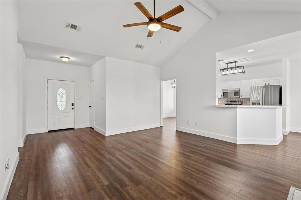 704 Katy Lane Property Photo