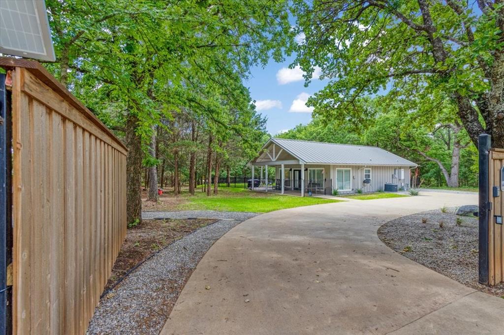 10 Holland Street Property Photo 1