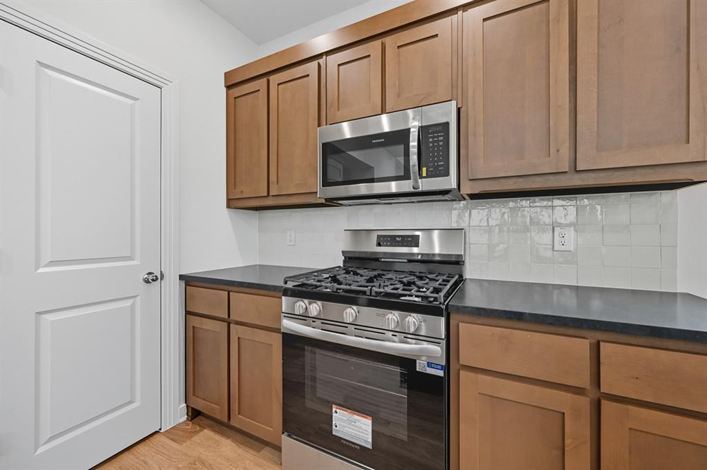 9204 Persimmon Lane Property Photo 4