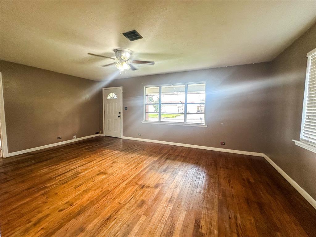 407 Bremond Street Property Photo 4