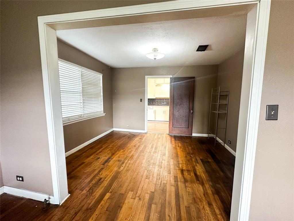 407 Bremond Street Property Photo 6