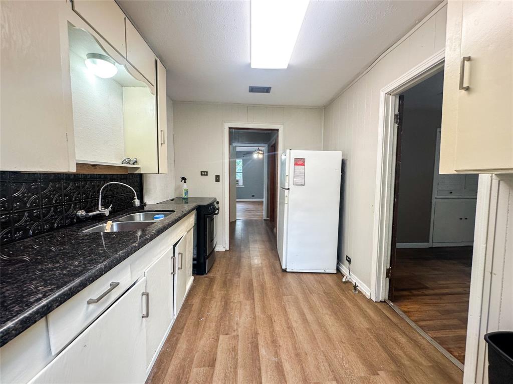407 Bremond Street Property Photo 10