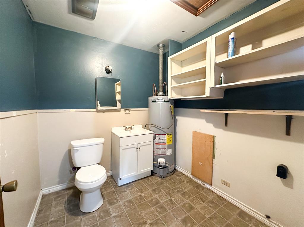 407 Bremond Street Property Photo 13