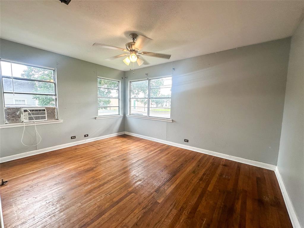 407 Bremond Street Property Photo 17