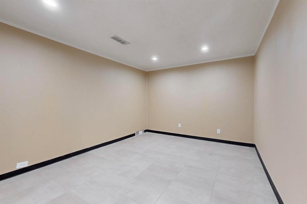 630 Dalworth Street Property Photo 17