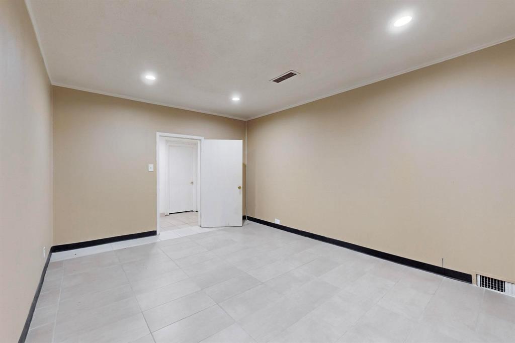 630 Dalworth Street Property Photo 18